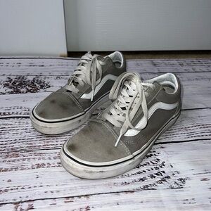 VANS Old Skool Shoe in Gray